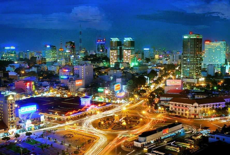 Sài Gòn nhộn nhịp về đêm