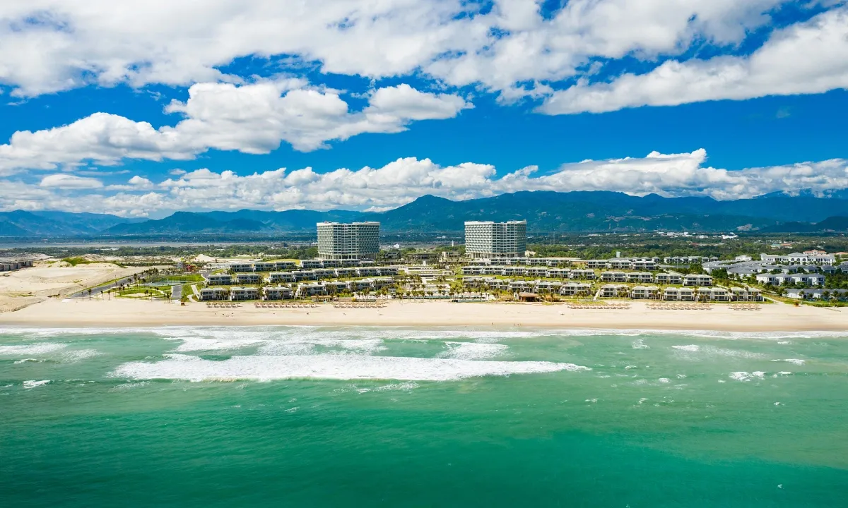 Bãi Dài Cam Ranh được biết là top 5 bãi biển đẹp nhất hành tinh