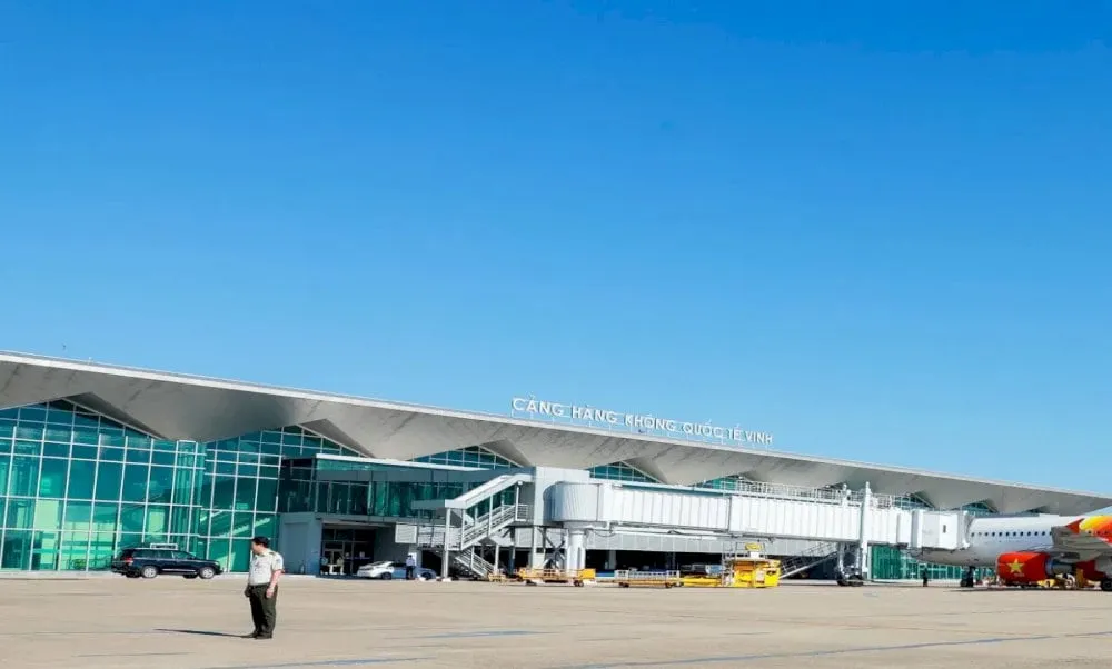 Từ sân bay Vinh di chuyển về trung tâm chỉ mất 10 - 15 phút tùy vào phương tiện