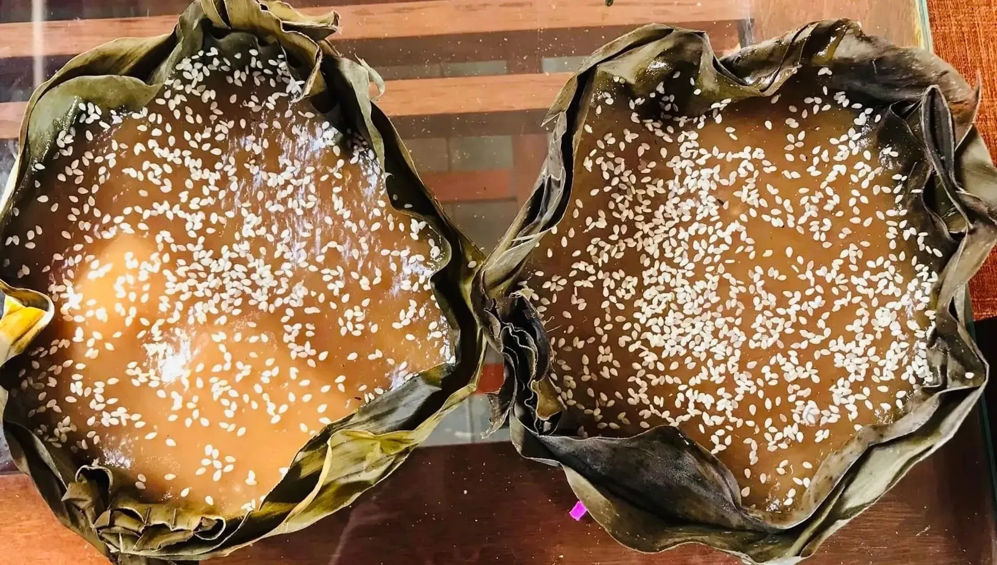 Bánh tổ là món ăn tuổi thơ qua nhiều thế hệ của người dân địa phương nơi đây