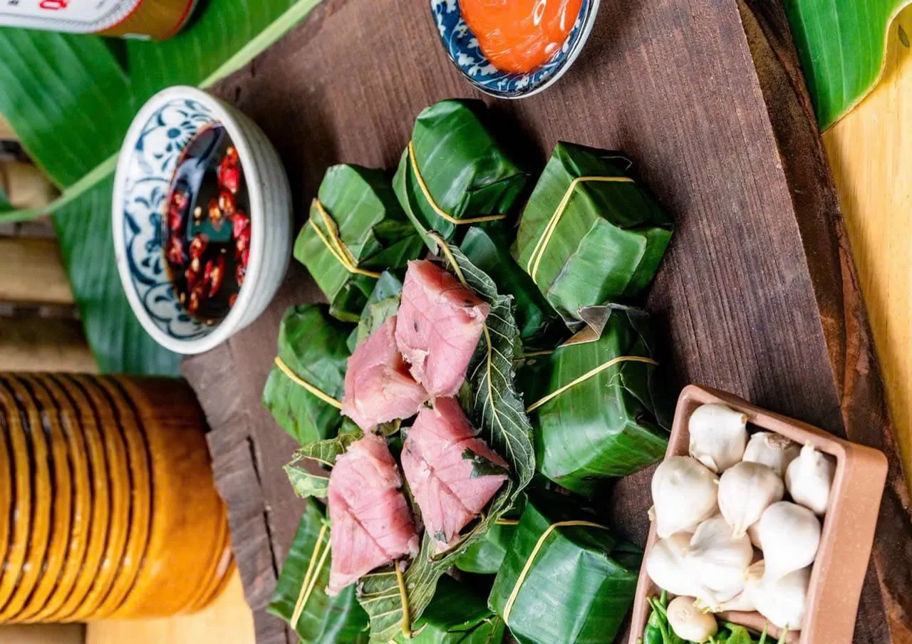 Nem chợ Huyện là đặc sản nổi tiếng tại Bình Định, thích hợp lựa chọn để làm quà