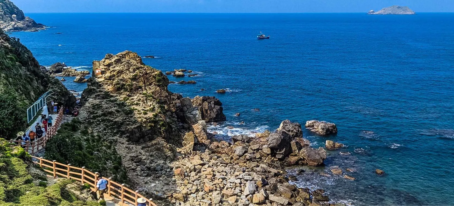 Vé máy bay đi Quy Nhơn giá rẻ chỉ từ 900.000VNĐ