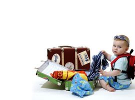 Trẻ sơ sinh đi máy bay cần giấy tờ gì, chuẩn bị ra sao?