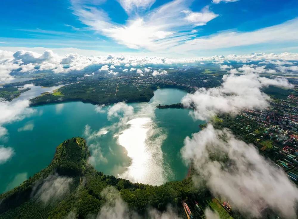 Biển hồ T'Nưng được biết đến như là đôi mắt của Pleiku