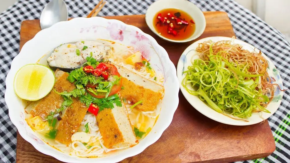 Bún chả cá với vị ngọt thanh từ cá tươi ngon của vùng biển Nha Trang