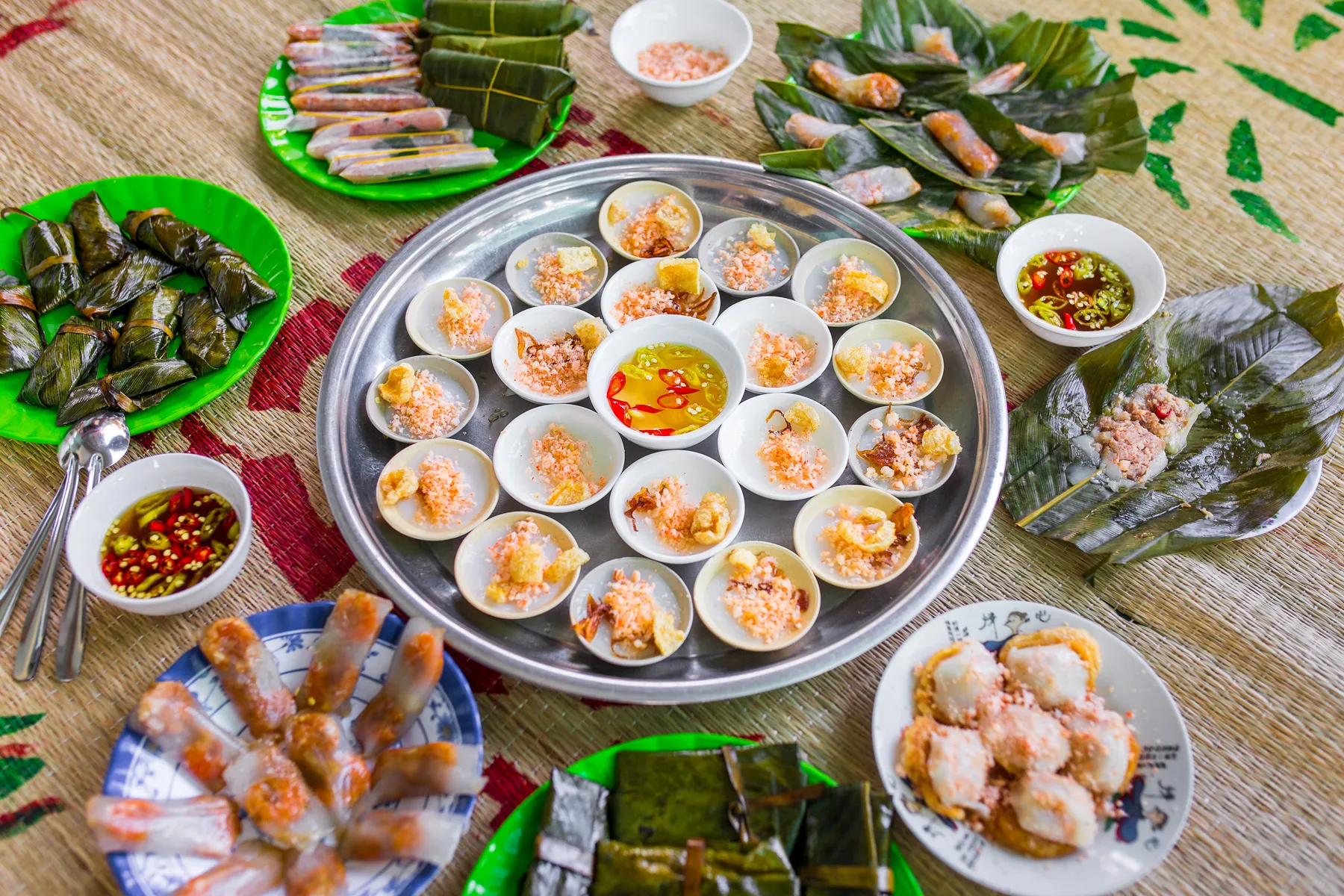 Bánh bèo - bánh nậm - bánh lọc là đặc sản mang đậm hương vị quê hương xứ Huế
