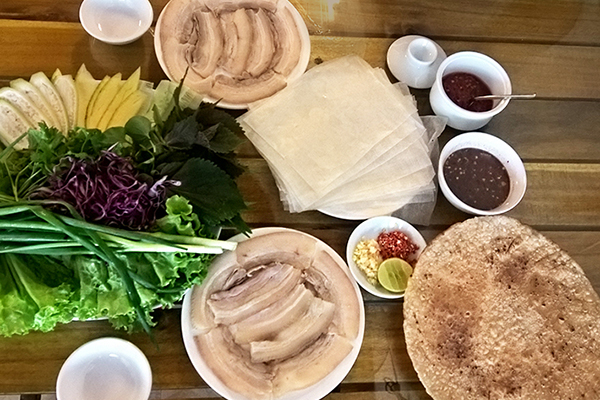 Bánh tráng cuốn thịt heo