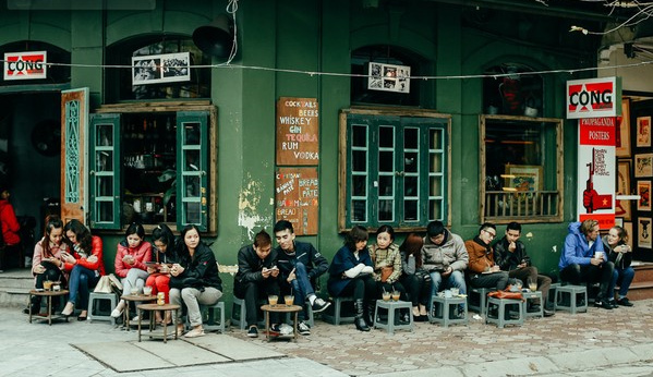 Cà phê vỉa hè tại Hà Nội