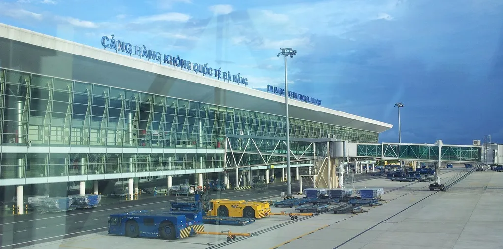Từ sân bay Đà Nẵng dễ dàng di chuyển về trung tâm bằng nhiều phương tiện