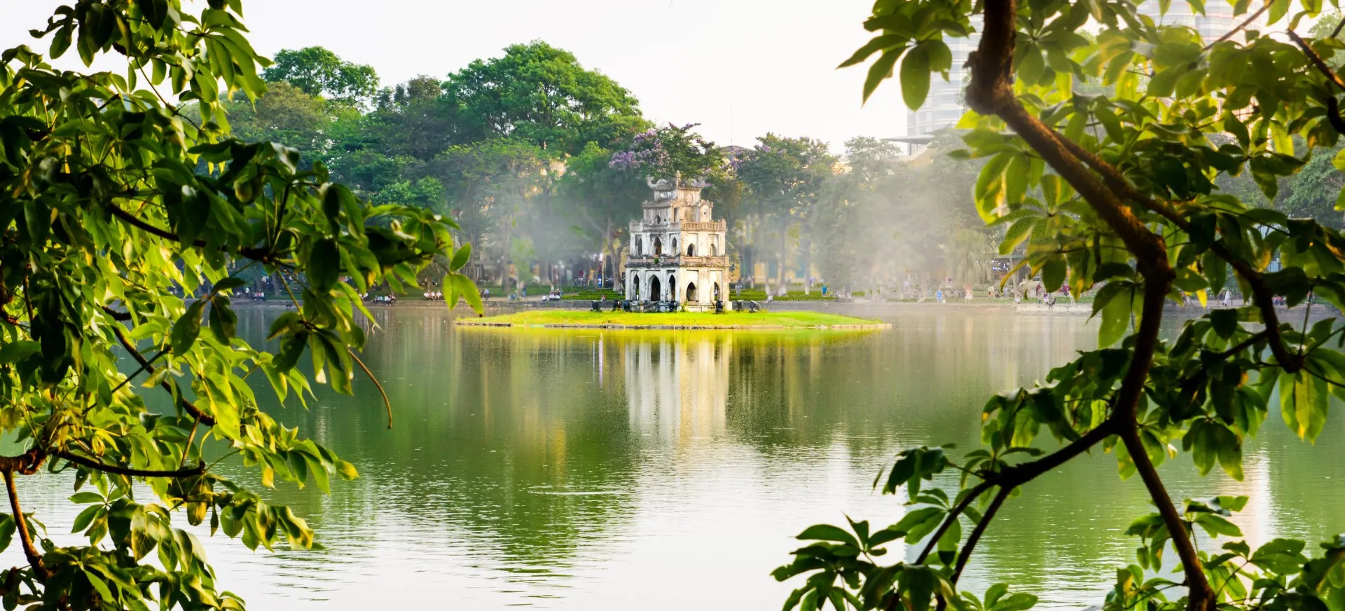 Vé máy bay đi Hà Nội khám phá Thủ đô ngàn năm văn hiến