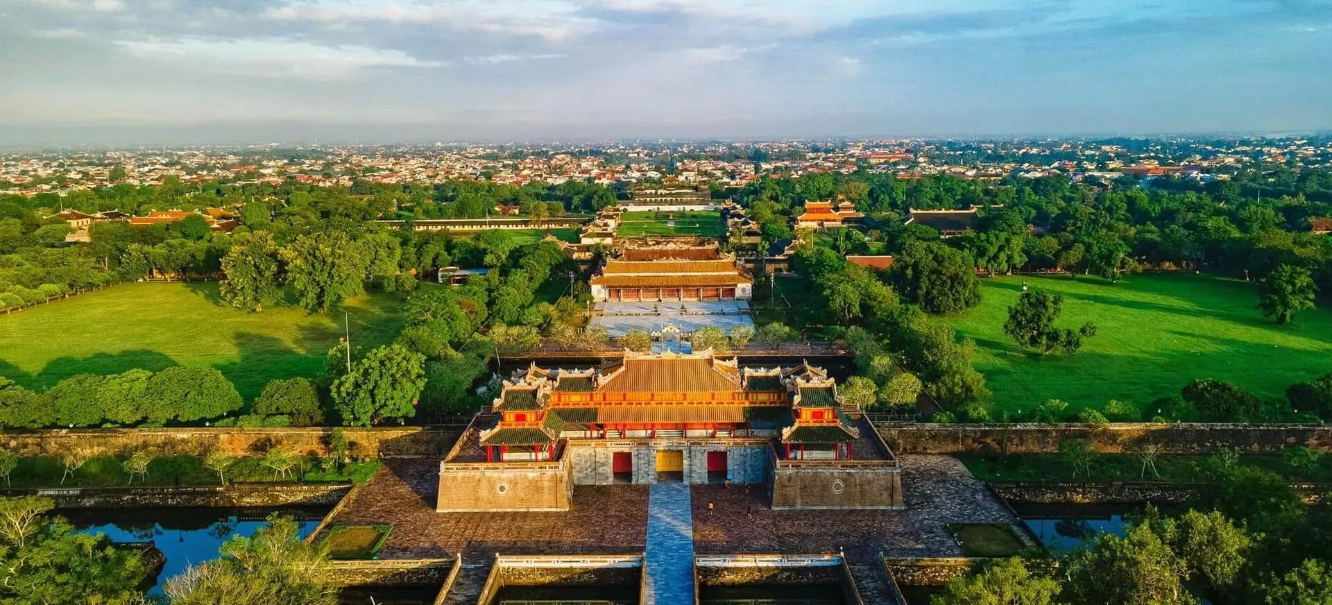 Vé máy bay đi Huế