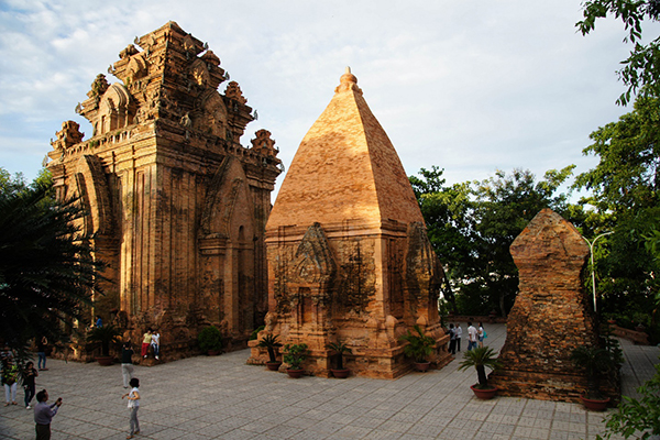 Tháp Bà Ponagar
