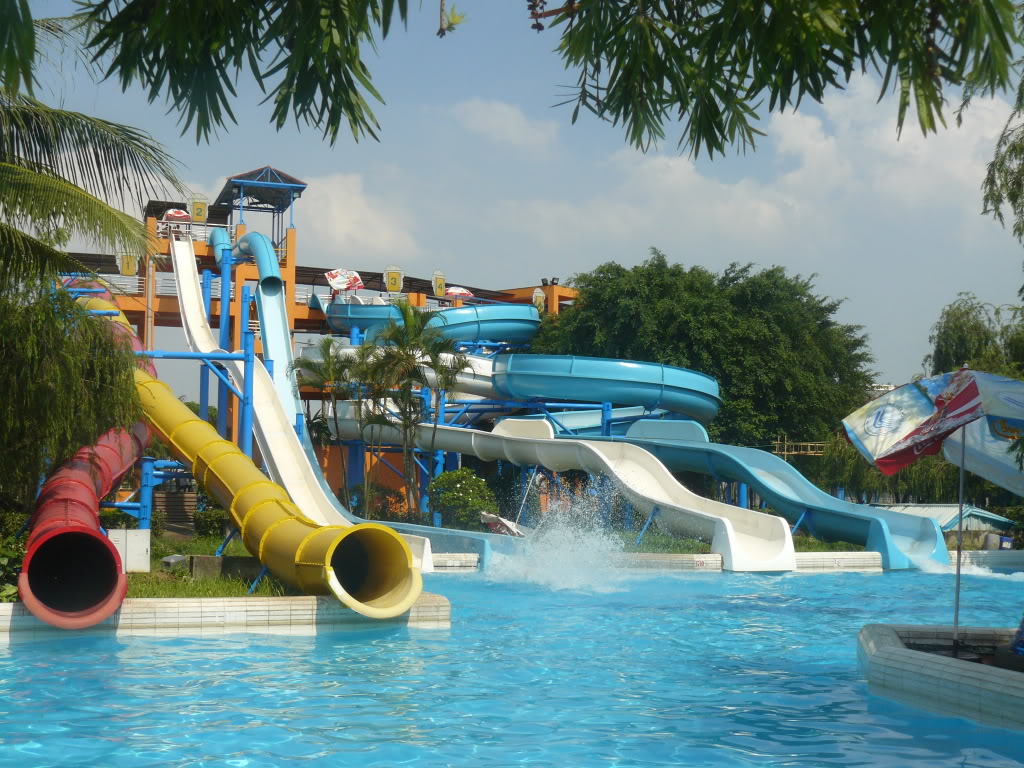 Công viên nước Đầm Sen