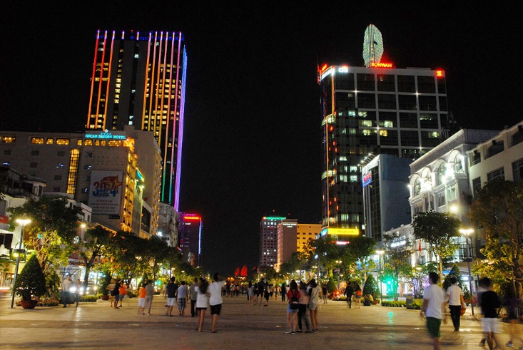 Phố đi bộ Nguyễn Huệ