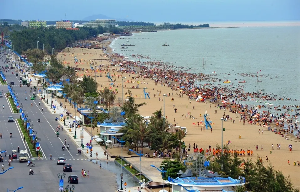 BIển Sầm Sơn là bãi biển nổi tiếng và sôi động nhất Thanh Hóa