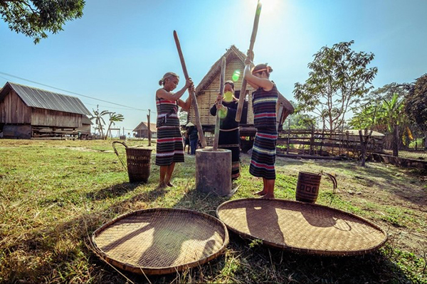 Sinh hoạt thường ngày tại Buôn Đôn