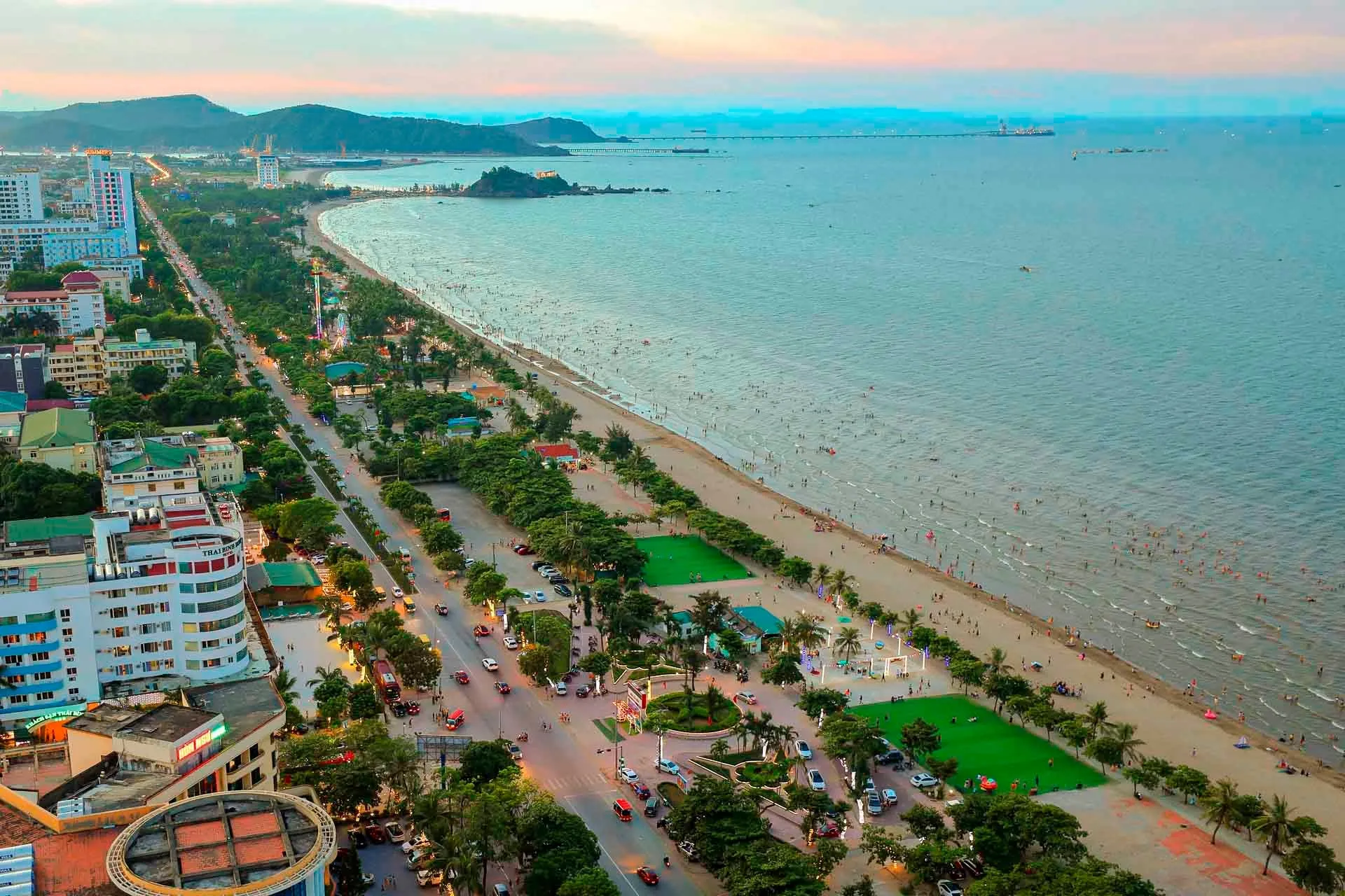 Biển Cửa Lò mang vẻ đẹp nhẹ nhàng, bình yên