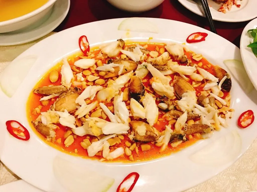 Tiết canh cua là đặc sản độc đáo với hương vị độc lạ