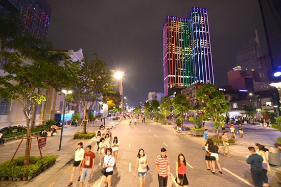 Phố đi bộ Nguyễn Huệ