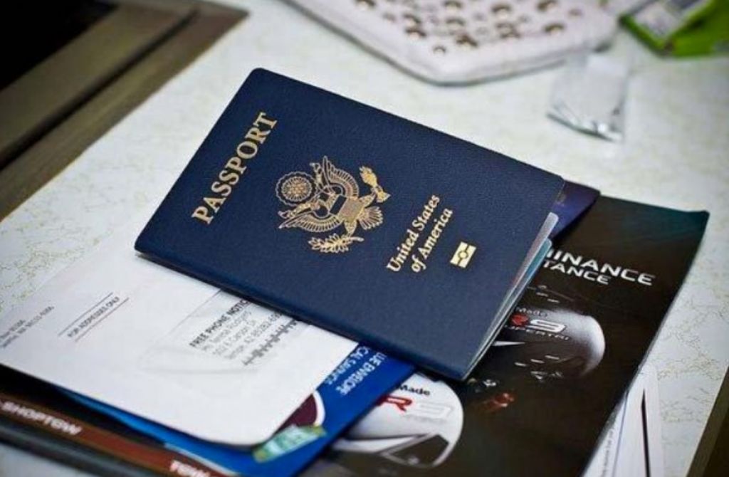 Lần đầu đi máy bay cần giấy tờ gì, chuẩn bị ra sao?