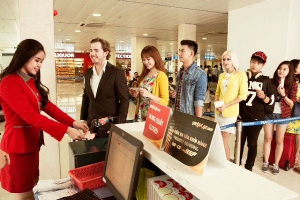 Làm thủ tục xuất cảnh
