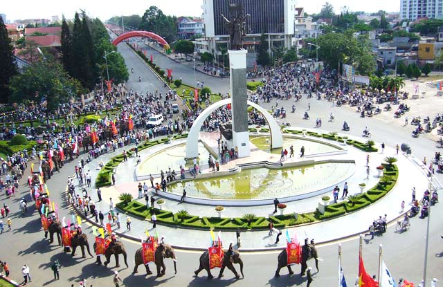 Vé máy bay TPHCM đi Buôn Mê Thuột