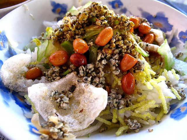 cơm hến xứ Huế