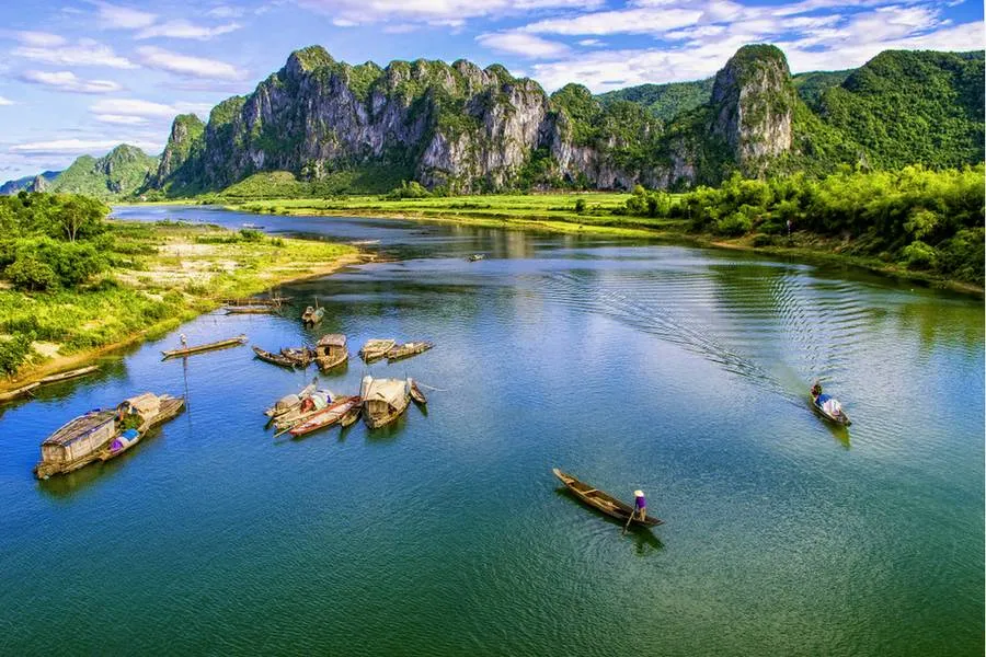 Lựa chọn thời gian hợp lý để khám phá vẻ đẹp Quảng Bình và tiết kiệm chi phí