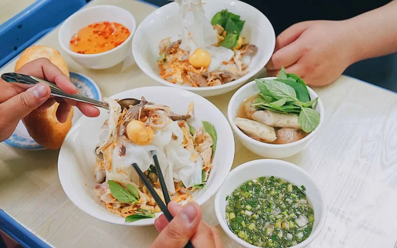 Bánh ướt lòng gà để lại ấn tượng đặc biệt trong lòng du khách mỗi khi thưởng thức