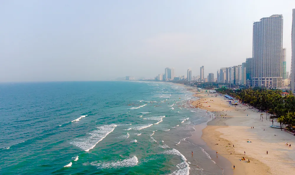 Khám phá vẻ đẹp quyến rũ của bãi biển Mỹ Khê