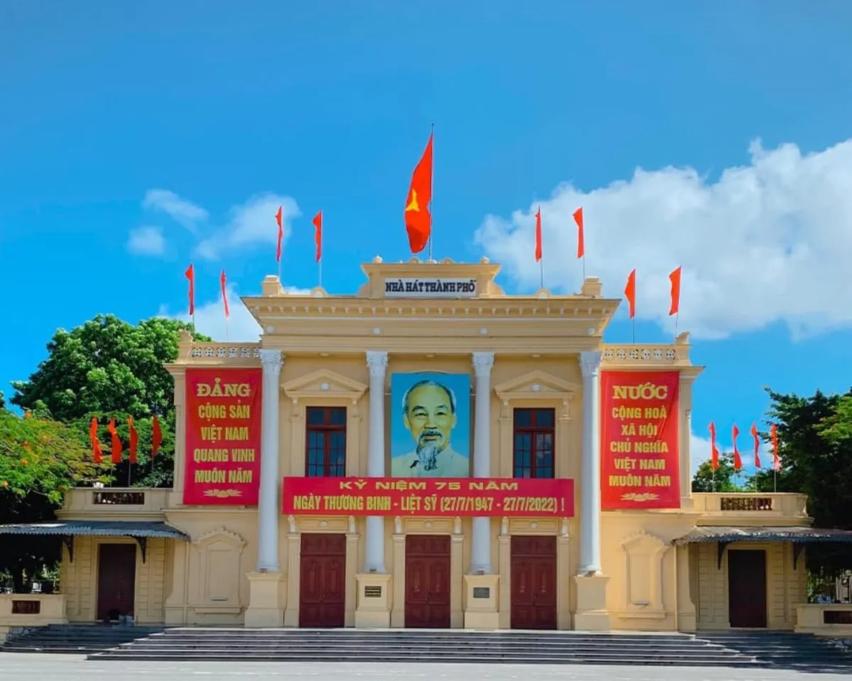 Nhà hát lớn được xem là biểu tượng văn hóa của thành phố Hải Phòng