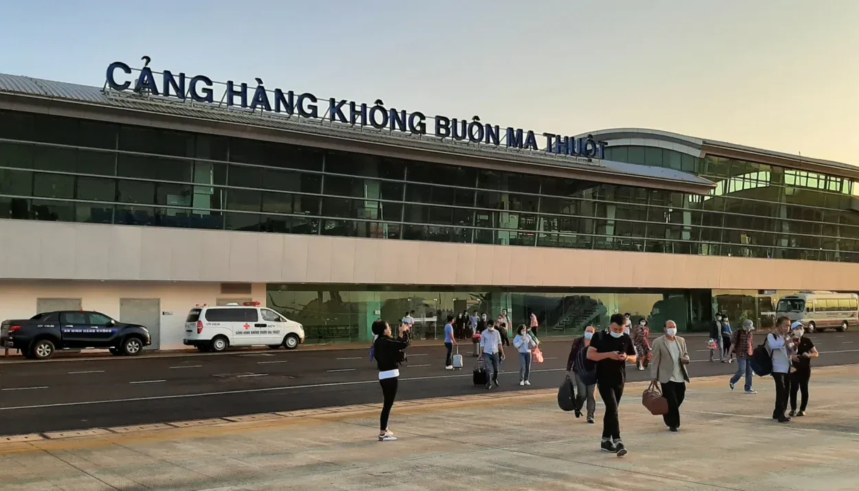 Từ sân bay Buôn Ma Thuột dễ dàng di chuyển về trung tâm bằng nhiều phương tiện